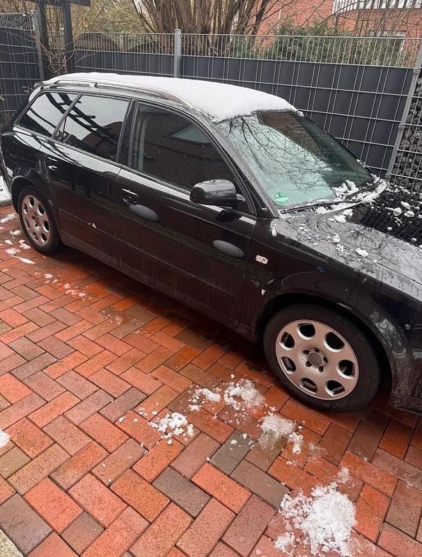 Gebraucht Audi A4 131 PS (96 kW) 2002 Schwarz Kombi