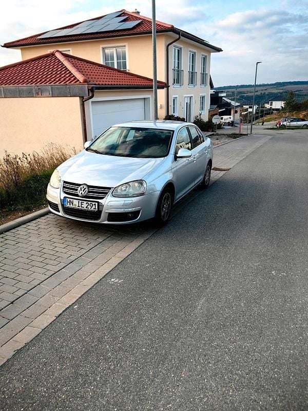 Silber Gebraucht 2008 VW Jetta Limousine | 2.000 € (Fairer Preis) - Bild 1/4