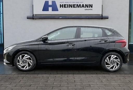 Neu Hyundai i20 Trend 101 PS (74 kW) 2025 Phantom black Limousine