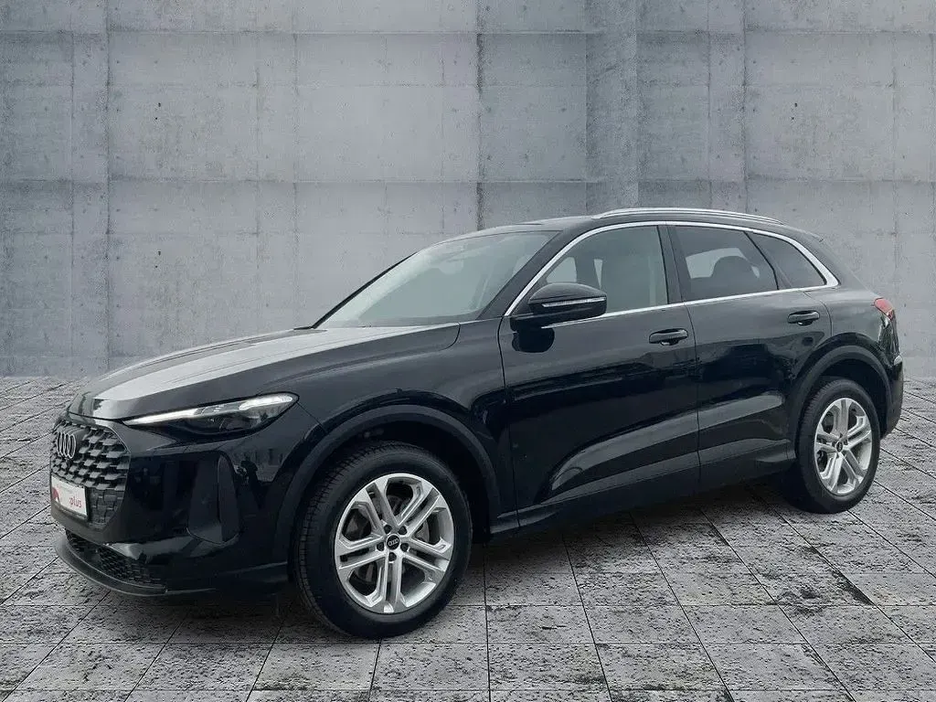 Second-hand Audi Q5 Sport 204 CP (150 kW) 2025 Negru SUV