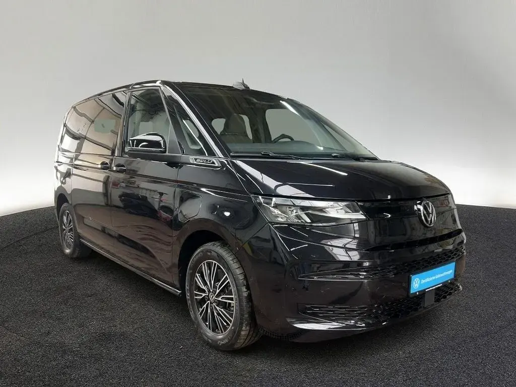 Gebraucht VW Multivan Basis 177 PS (130 kW) 2025 Schwarz Van / Kleinbus
