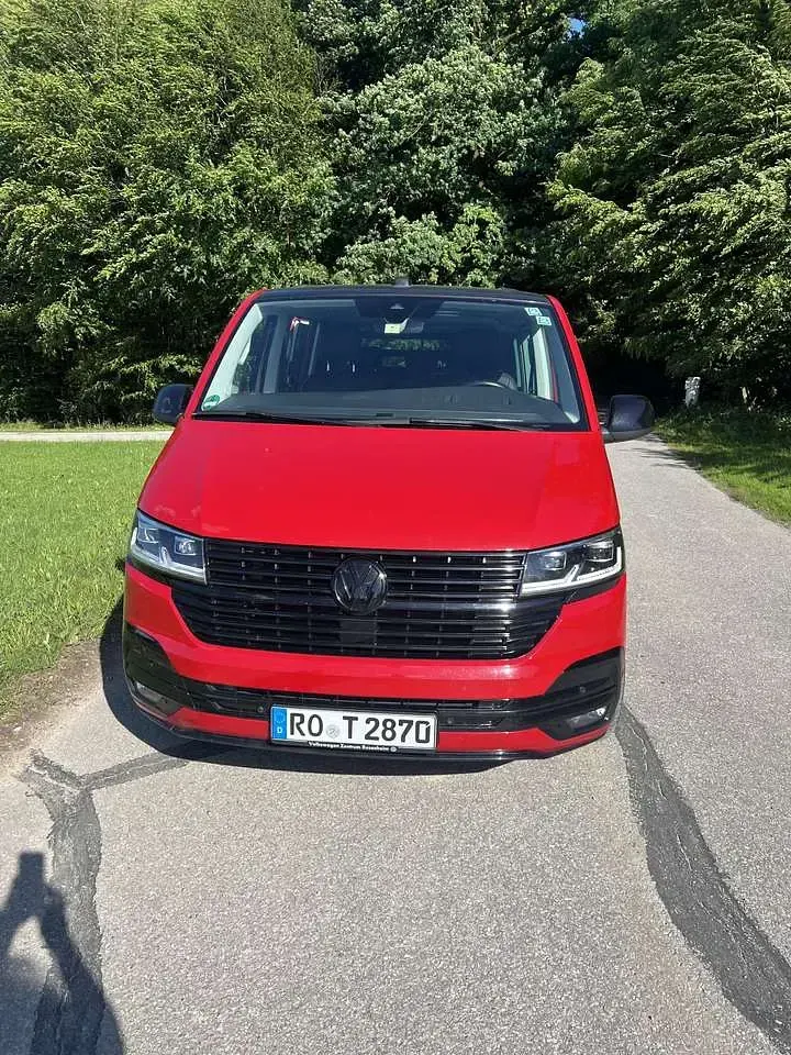 Gebraucht VW Multivan Generation Six 204 PS (150 kW) 2022 Rot Van / Kleinbus
