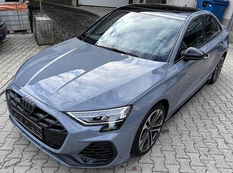 Grau Gebraucht 2024 Audi S3 Sport Limousine | 56.406 € (Teuer) - Bild 1/4