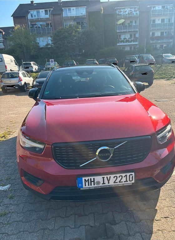 Rot Gebraucht 2019 Volvo XC40 R-Design SUV | 27.500 € (Fairer Preis) - Bild 1/4
