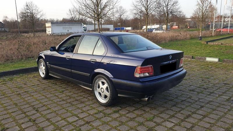 Gebraucht BMW 316 102 PS (75 kW) 1997 Blau Limousine