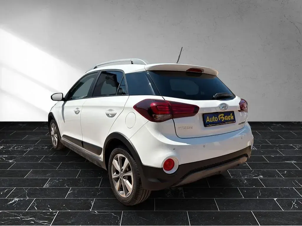 Gebraucht Hyundai i20 Active 101 PS (74 kW) 2020 Weiß Kleinwagen
