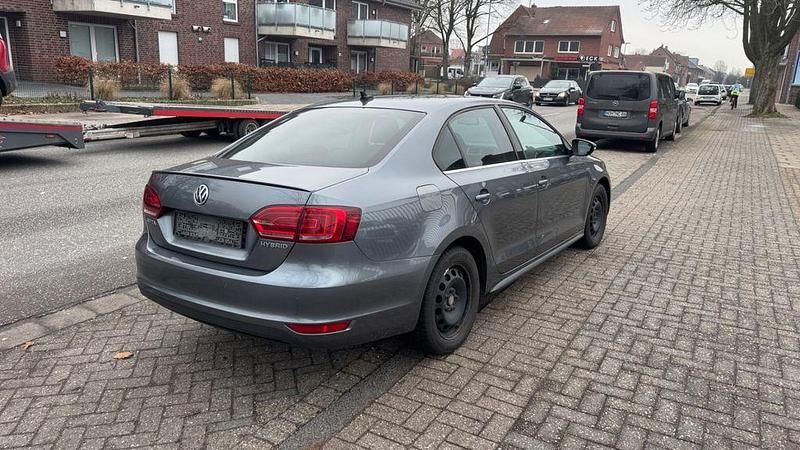 Gebraucht VW Jetta Highline 150 PS (110 kW) 2013 Grau Limousine