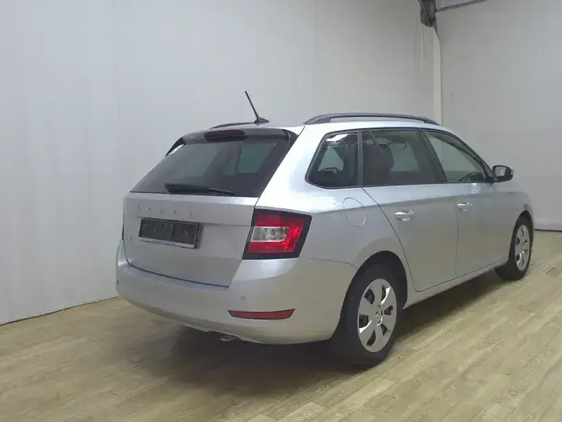 Gebraucht Skoda Fabia Ambition 95 PS (69 kW) 2021 Silber Kombi