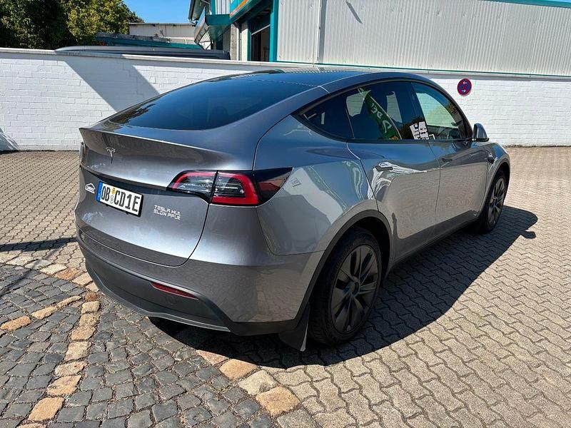 Gebraucht Tesla Model Y Long Range RWD 255 kW (347 PS) 2024 Silber SUV