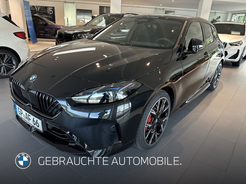 Black sapphire Gebraucht 2024 BMW 120 M Sport Kleinwagen | 45.699 € - Bild 1/4