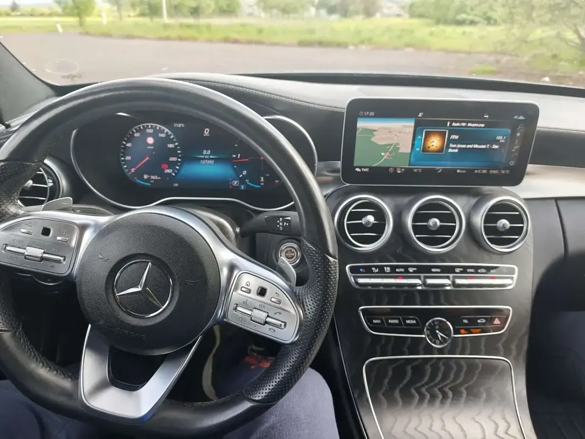 Gebraucht Mercedes C220 AMG line 196 PS (144 kW) 2017 Grau Kombi