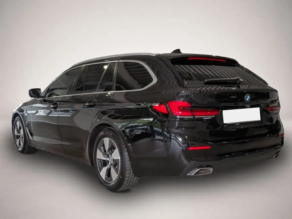 Gebraucht BMW 520 190 PS (139 kW) 2023 Schwarz Limousine