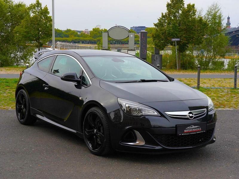 Schwarz Gebraucht 2012 Opel Astra GTC OPC Coupé | 14.995 € - Bild 1/4