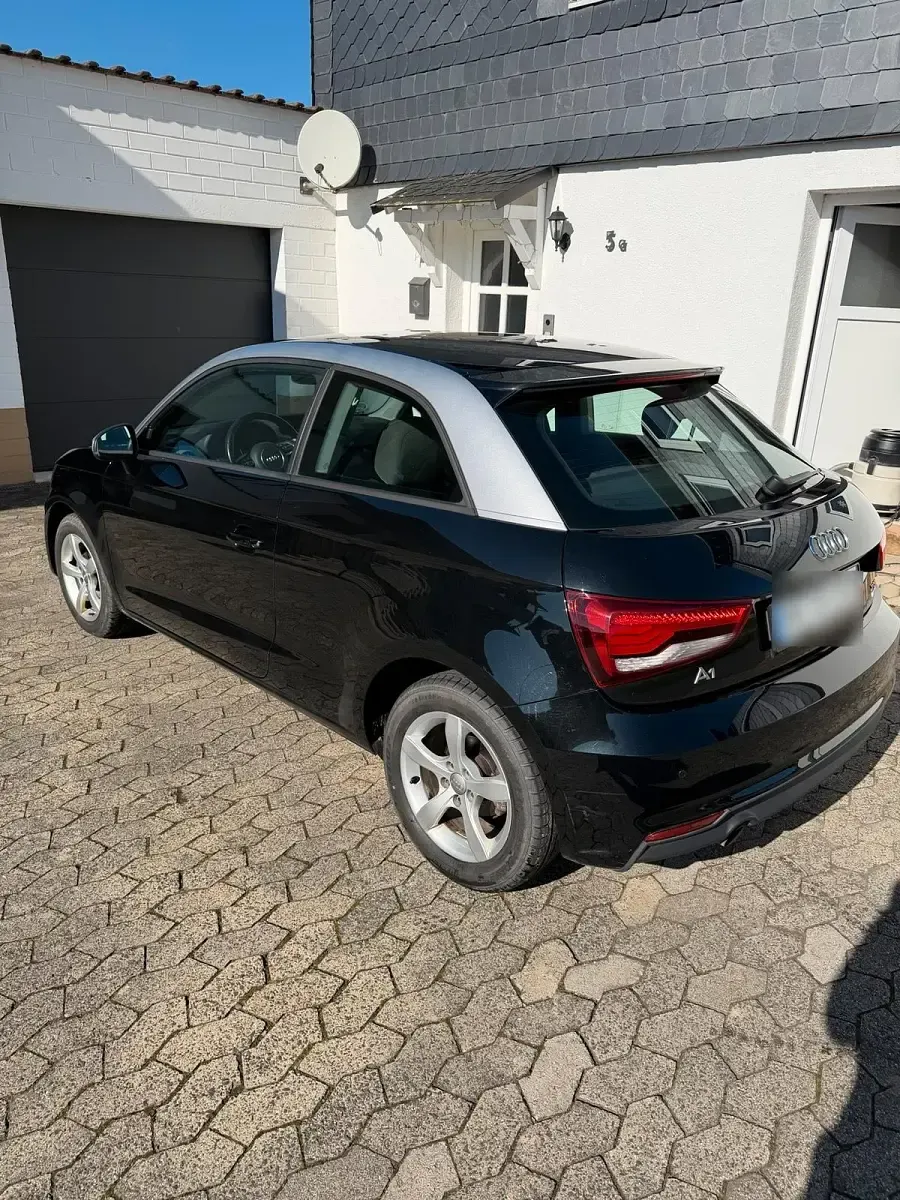 Gebraucht Audi A1 82 PS (60 kW) 2017 Schwarz Kleinwagen