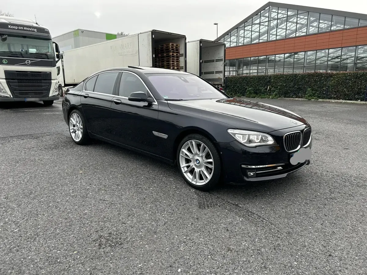 Gebraucht BMW 730 Comfort Edition 258 PS (189 kW) 2015 Schwarz Limousine