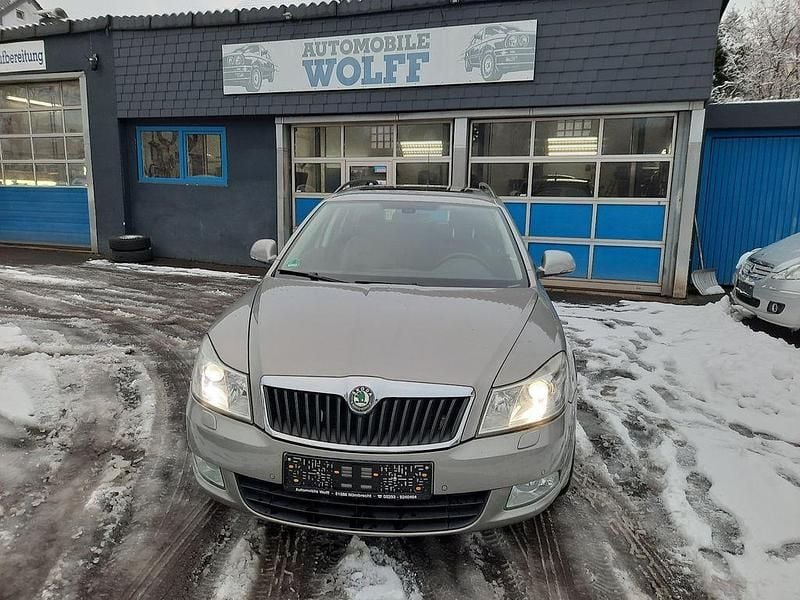 Gebraucht Skoda Octavia Elegance 122 PS (89 kW) 2010 Beige Kombi