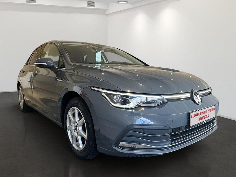 Gebraucht VW Golf VIII Style 150 PS (110 kW) 2022 Grau Limousine