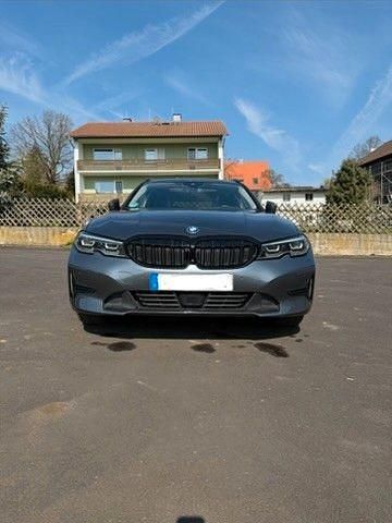 Gebraucht BMW 320e Efficient Dynamics 163 PS (119 kW) 2022 Grau Kombi