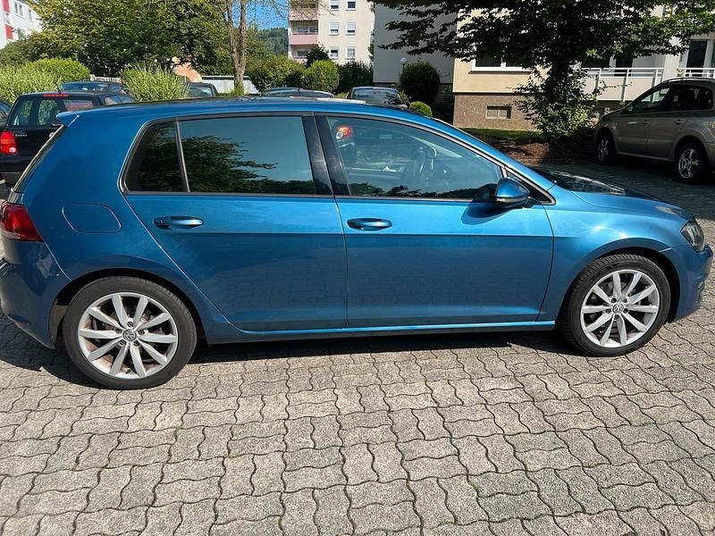 Blau Gebraucht 2016 VW Golf VII Limousine | 12.500 € (Fairer Preis) - Bild 1/4