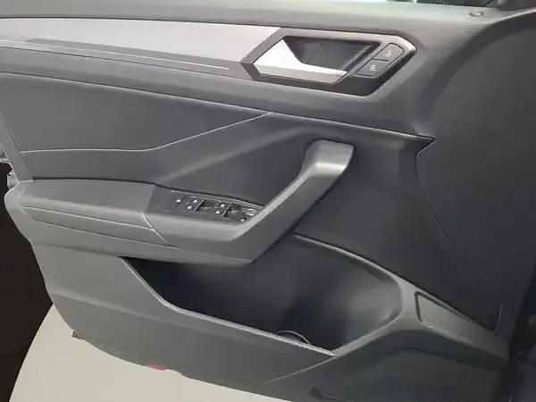 Gebraucht VW T-Roc Style 150 PS (110 kW) 2024 Deep black perleffekt SUV