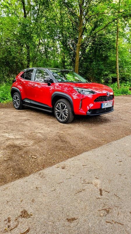 Andere außenfarben Gebraucht 2024 Toyota Yaris Cross SUV | 27.500 € (Fairer Preis) - Bild 1/1