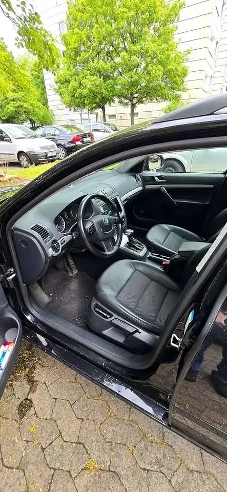 Gebraucht Skoda Octavia Elegance 105 PS (77 kW) 2012 Schwarz Kombi