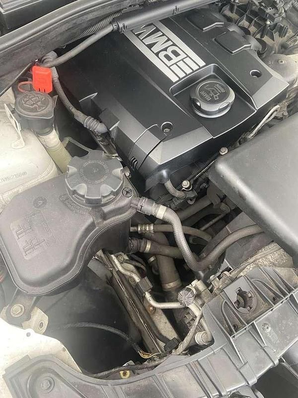 Gebraucht BMW 116 122 PS (89 kW) 2010 Weiß Kleinwagen