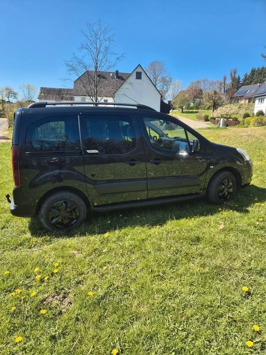 Gebraucht Citroën Berlingo XTR 114 PS (83 kW) 2014 Schwarz Van / Kleinbus