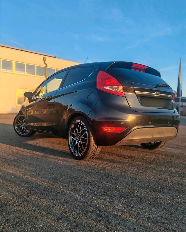 Gebraucht Ford Fiesta 82 PS (60 kW) 2008 Schwarz Kleinwagen