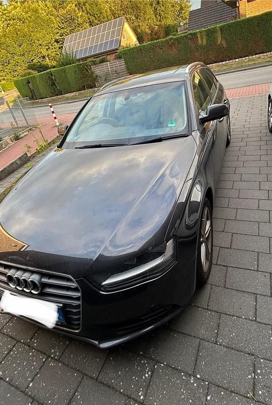 Grau Gebraucht 2012 Audi A4 Kombi | 9.900 € (Fairer Preis) - Bild 1/4