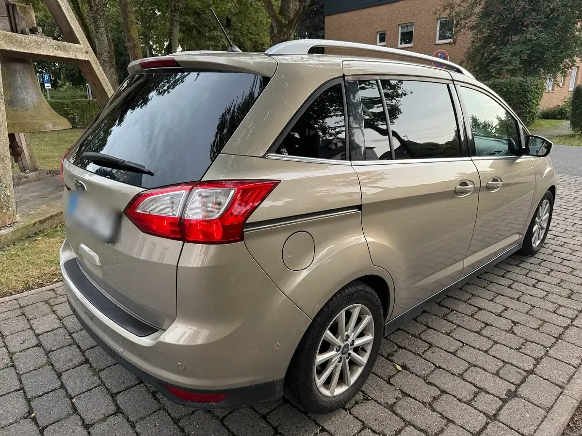 Gebraucht Ford Grand C-Max Titanium 120 PS (88 kW) 2017 Gold Van / Kleinbus