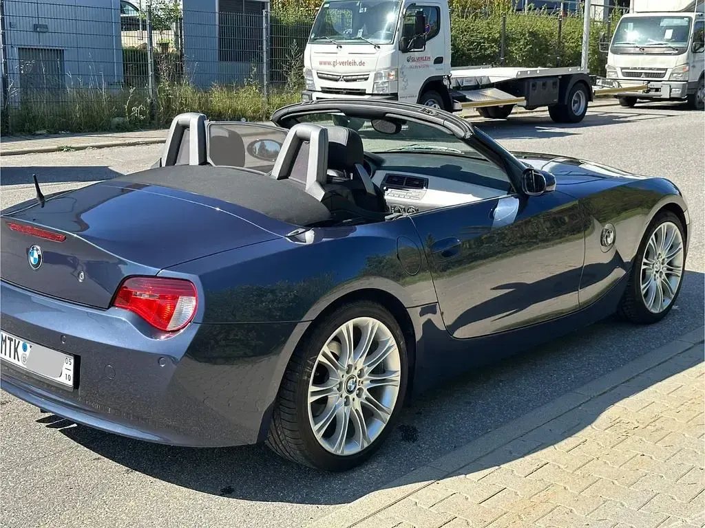 Gebraucht BMW Z4 Sport Line 170 PS (125 kW) 2005 Blau Cabrio