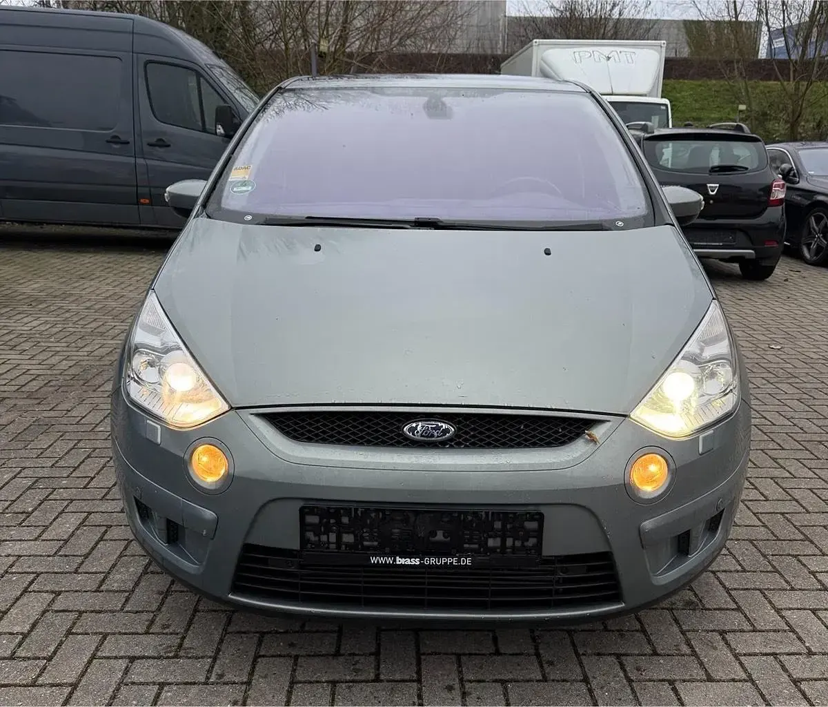 Gebraucht Ford S-MAX Titanium 140 PS (102 kW) 2010 Grau Van / Kleinbus