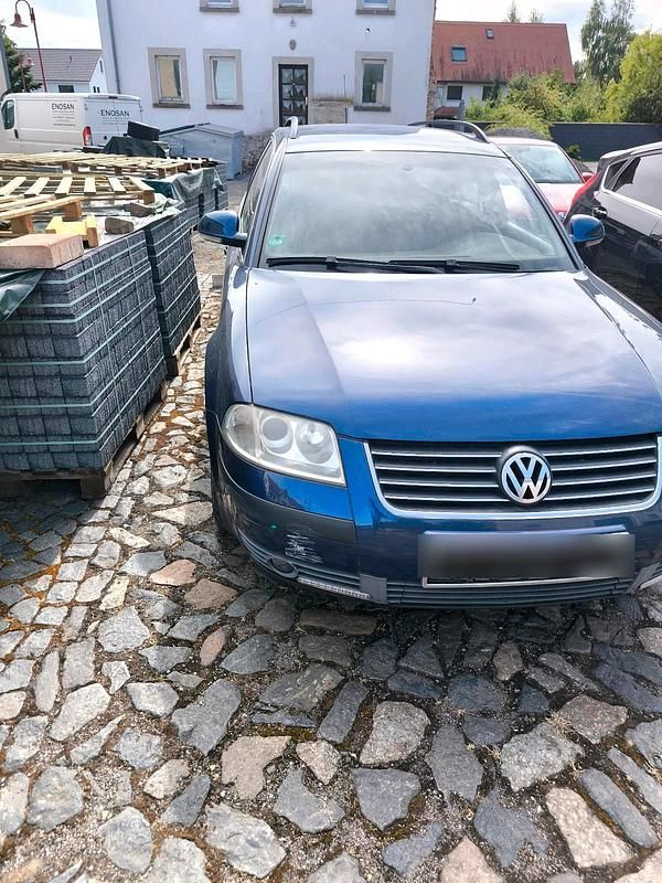 Blau Gebraucht 2004 VW Passat Kombi | 650 € (Superpreis) - Bild 1/4