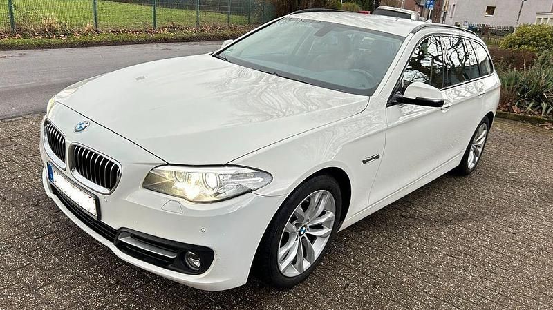 Weiß Gebraucht 2016 BMW 520 Kombi | 9.660 € (Guter Preis) - Bild 1/4