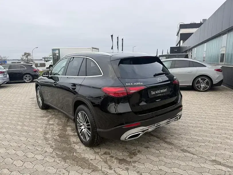 Gebraucht Mercedes GLC220 Avantgarde 197 PS (144 kW) 2026 Schwarz SUV