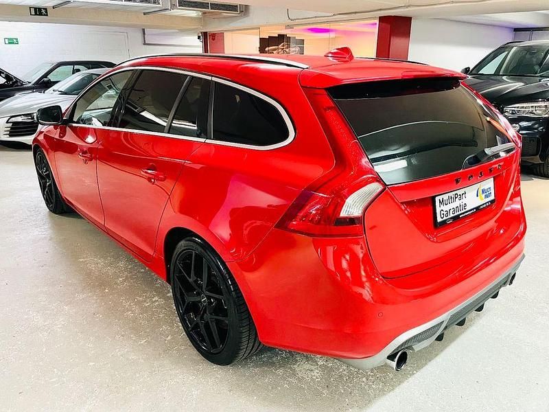 Gebraucht Volvo V60 R-Design 150 PS (110 kW) 2011 Rot Kombi
