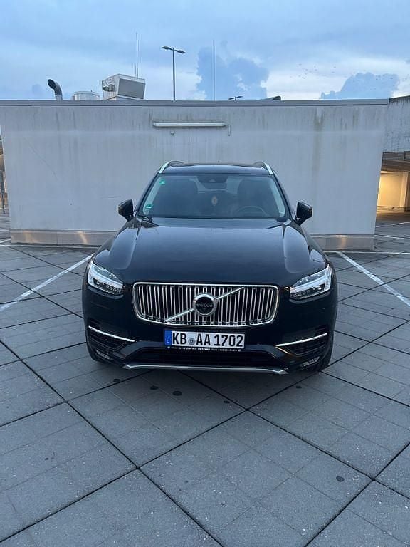 Schwarz Gebraucht 2018 Volvo XC90 Inscription SUV | 29.500 € (Superpreis) - Bild 1/4