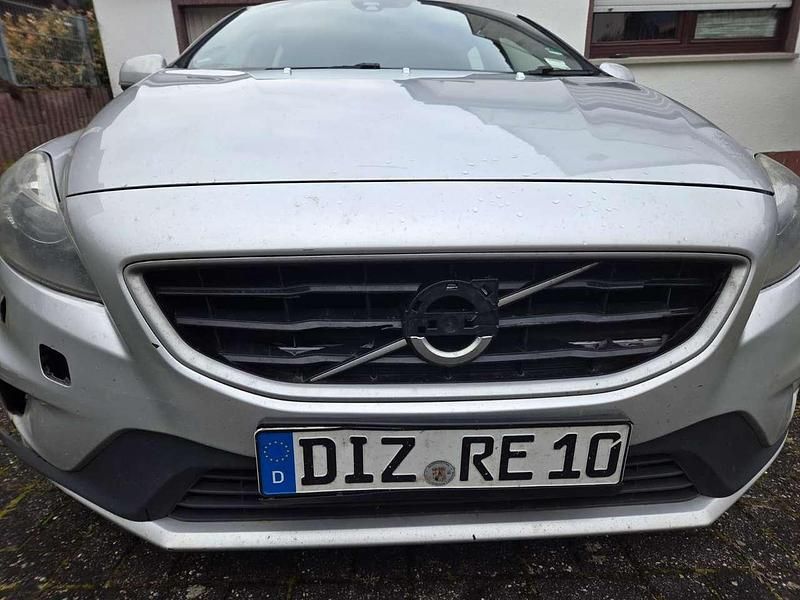 Gebraucht Volvo V40 R-Design 190 PS (139 kW) 2015 Silber Limousine