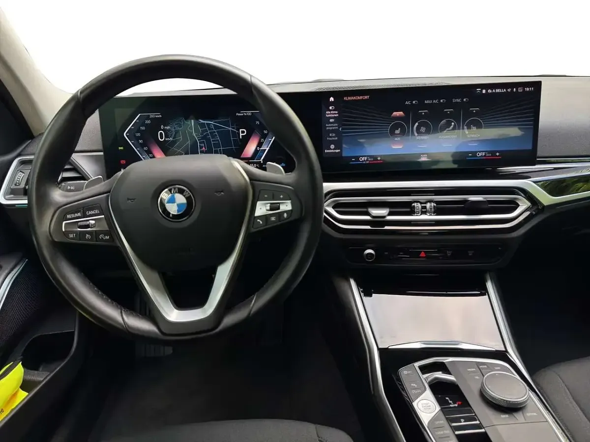 Gebraucht BMW 320 184 PS (135 kW) 2023 Zentralverr. m. diebstahlsiche Limousine