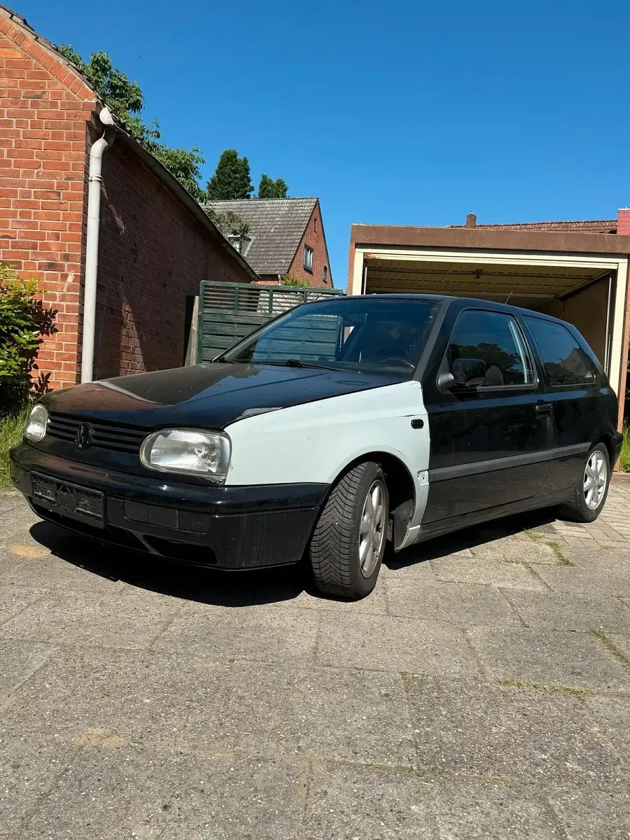 Gebraucht VW Golf III Edition 90 PS (66 kW) 1996 Schwarz Kleinwagen