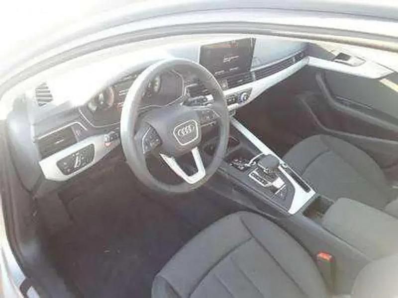 Gebraucht Audi A4 Ambiente 100 PS (73 kW) 2024 Silber Kombi