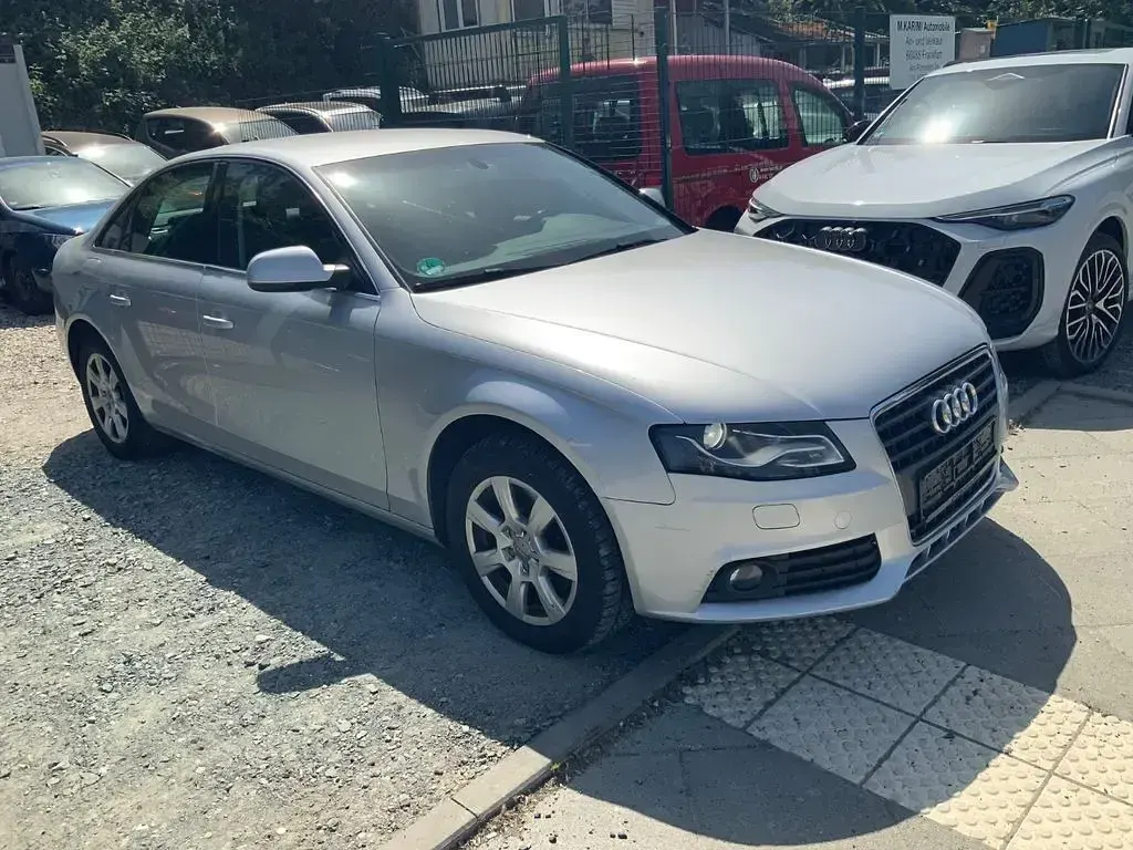 Gebraucht Audi A4 120 PS (88 kW) 2011 Silber Limousine