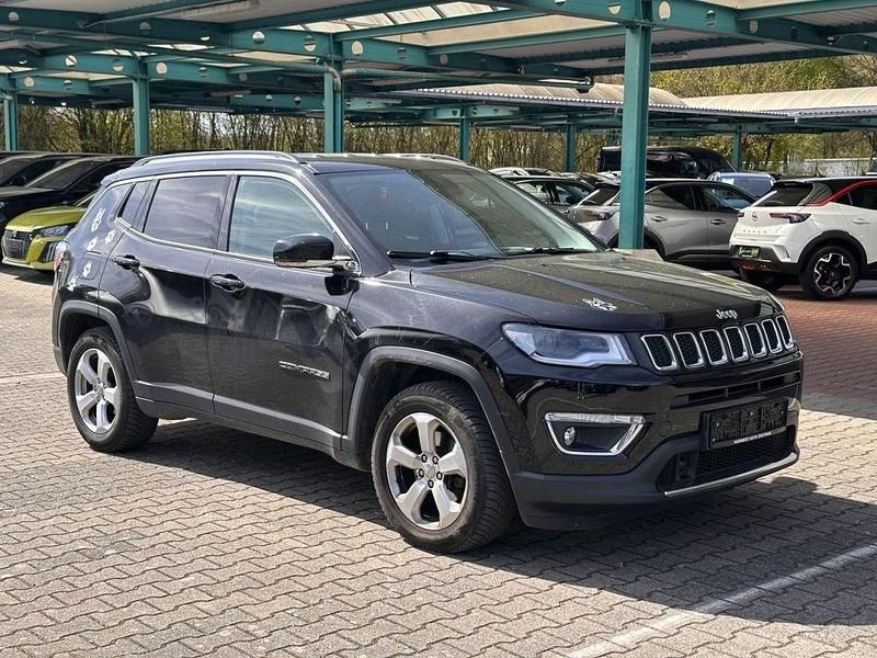Gebraucht Jeep Compass Limited 140 PS (102 kW) 2018 Diamond black crystal (metallic) SUV