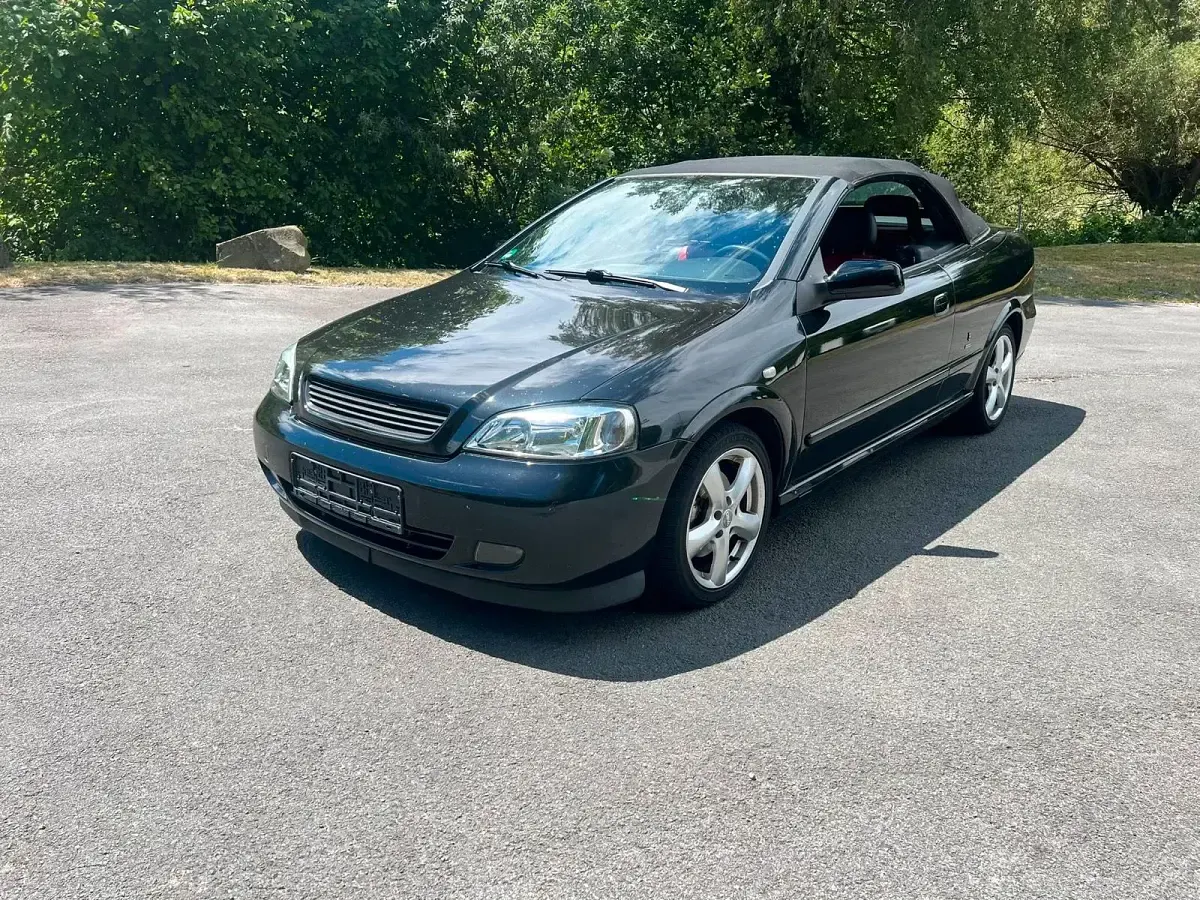 Gebraucht Opel Astra 125 PS (91 kW) 2004 Schwarz Cabrio