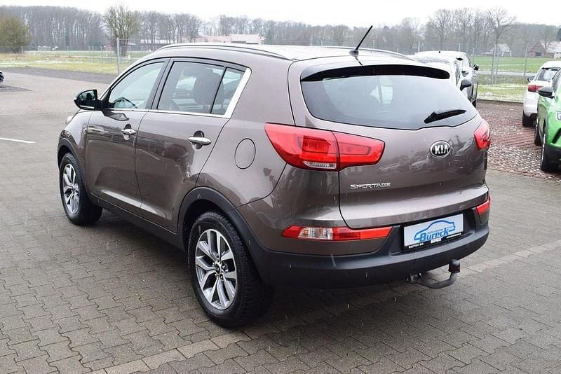 Gebraucht Kia Sportage DREAM-TEAM Edition 135 PS (99 kW) 2015 Beige SUV