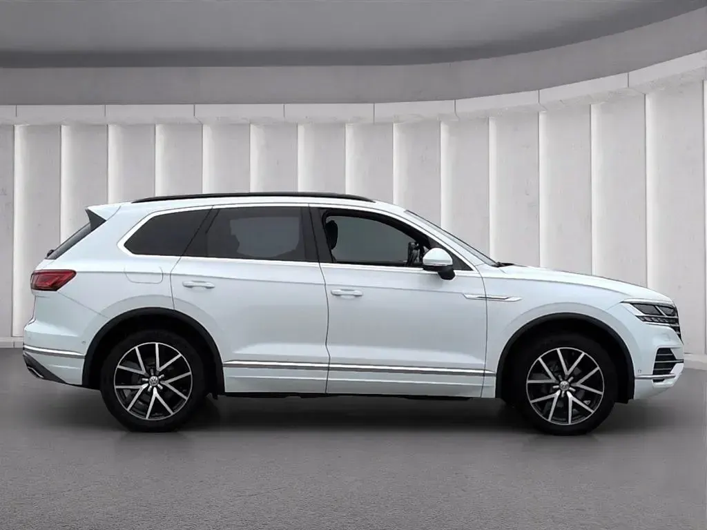 Używany VW Touareg Elegance 286 KM (210 kW) 2018 Biały SUV