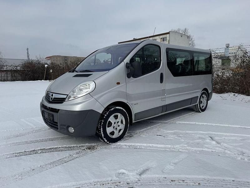 Gebraucht Opel Vivaro 114 PS (83 kW) 2014 Silber Van / Kleinbus