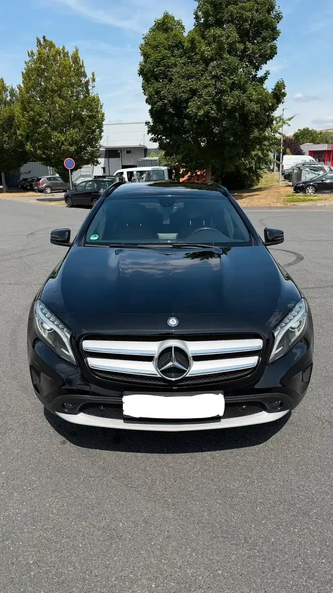 Gebraucht Mercedes GLA200 136 PS (100 kW) 2015 Schwarz SUV