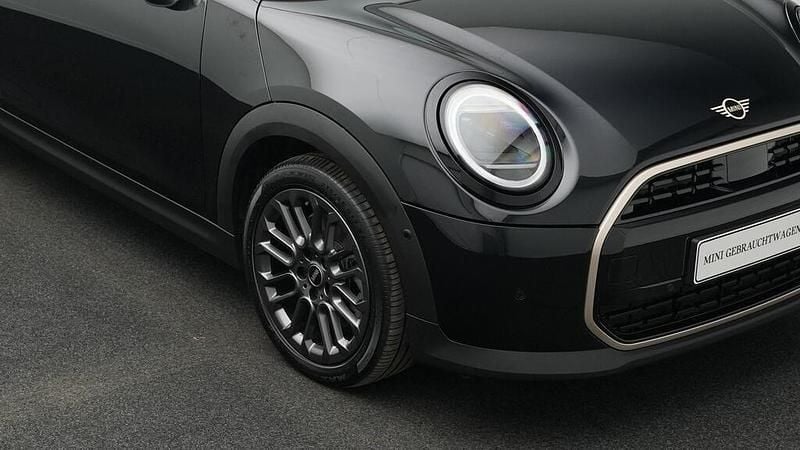 Gebraucht Mini Cooper S Favoured 204 PS (150 kW) 2025 Schwarz Kleinwagen